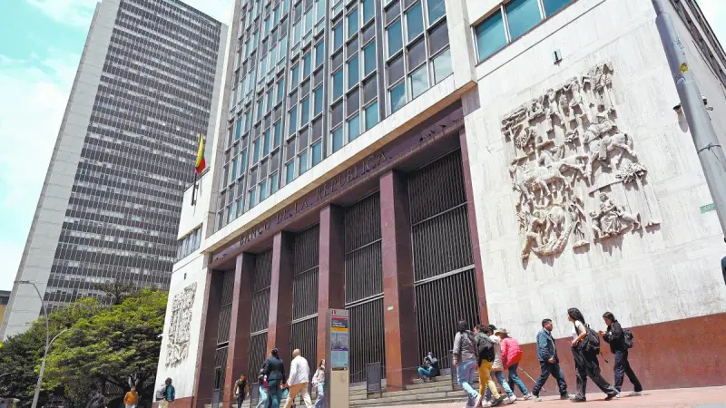 Banco central de Colombia mantiene tasa en 11.25%