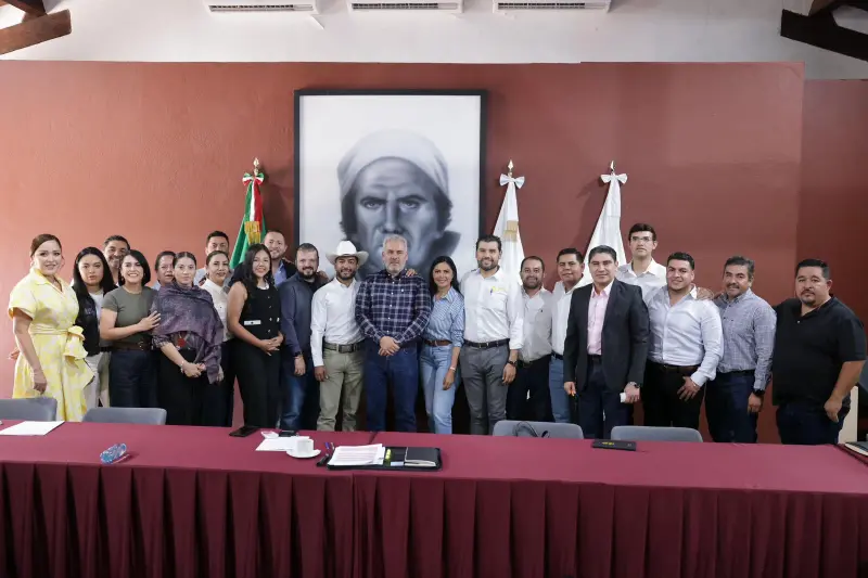 Trazan ruta GobMich y alcaldes del PRD para impulsar obras públicas