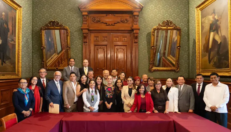 Acude Yeraldine Bonilla a reunión de IMSS Bienestar convocada por Sheinbaum en Palacio Nacional