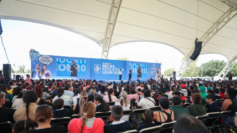 ¿Eres estudiante en León? Anuncian becas de hasta 6 mil pesos para alumnos de preparatoria y universidad