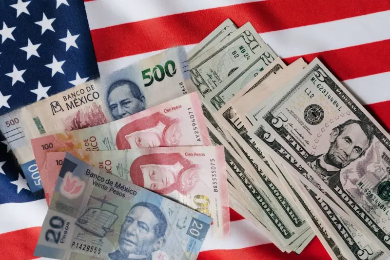 El dólar toma fuerza frente al peso y así cotiza el tipo de cambio este sábado 30 de mayo de 2026