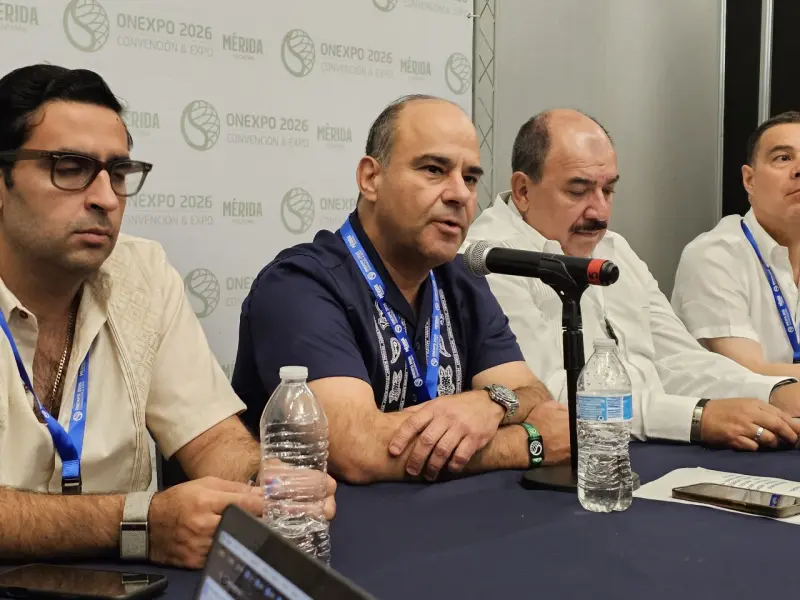 El 45% de gasolineras ya cumplen con vender diésel en 27 pesos
