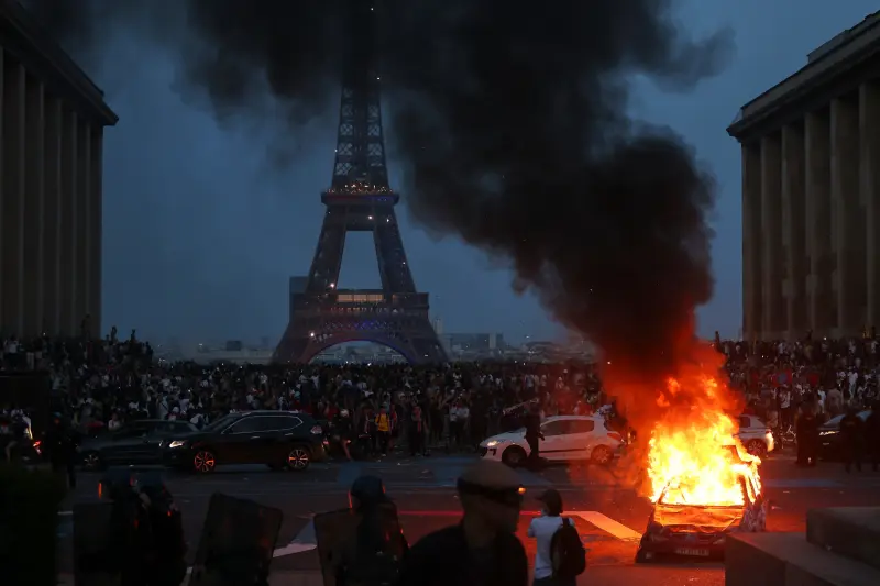¡Arde París! Grandes disturbios se registran en los festejos de la final de la Champions