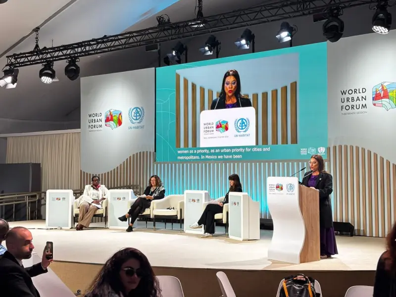 En Foro Urbano Mundial, Clara Brugada llama a construir ciudades feministas, incluyentes y con derecho a la vivienda