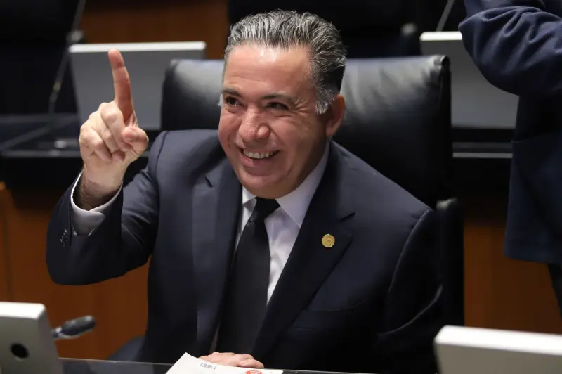 ‘Soy abogado de mí mismo’: Senador Enrique Inzunza niega estar en contacto con EU