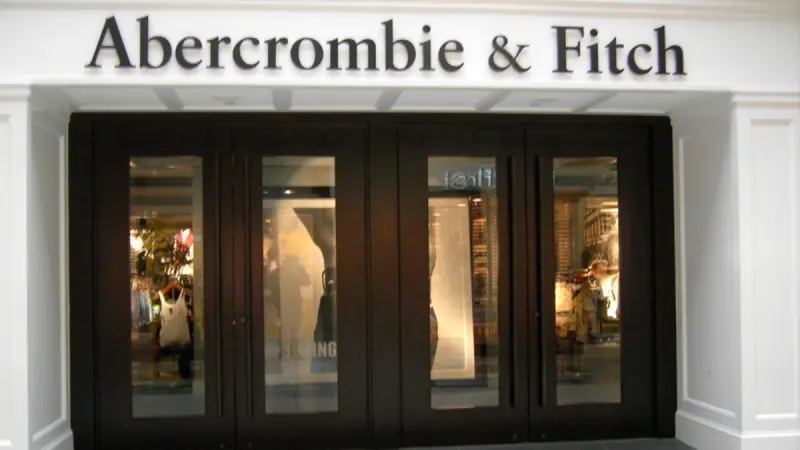 Abercrombie ganó casi 9% tras superar expectativas