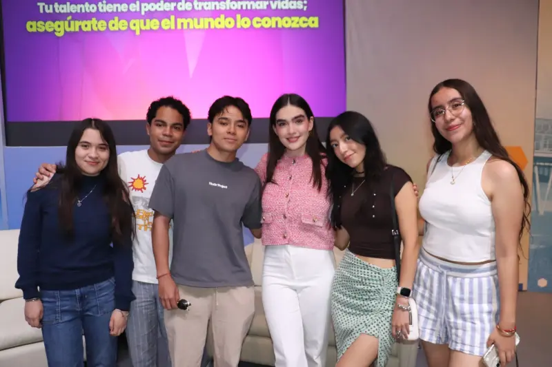 Melissa Arria inspira estudiantes universitarios