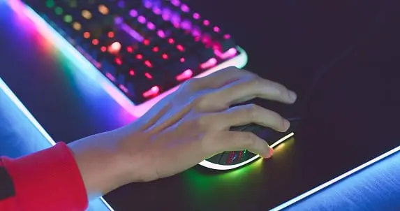 ¿Desconexión aleatoria? El truco oculto en Windows para que tus USB no dejen de funcionar