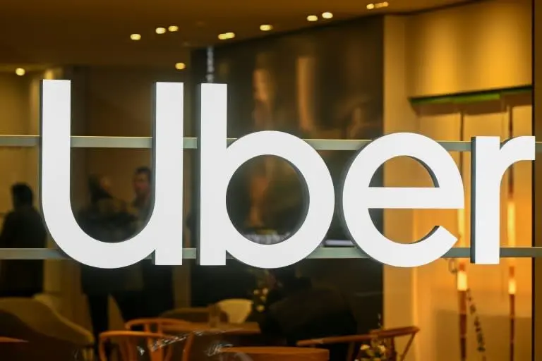 Uber entra al negocio hotelero y acelera la carrera por las “apps todo en uno”