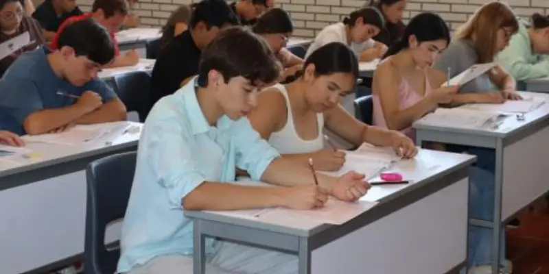 Presentan examen de admisión más de 52 mil aspirantes a licenciatura en la UdeG