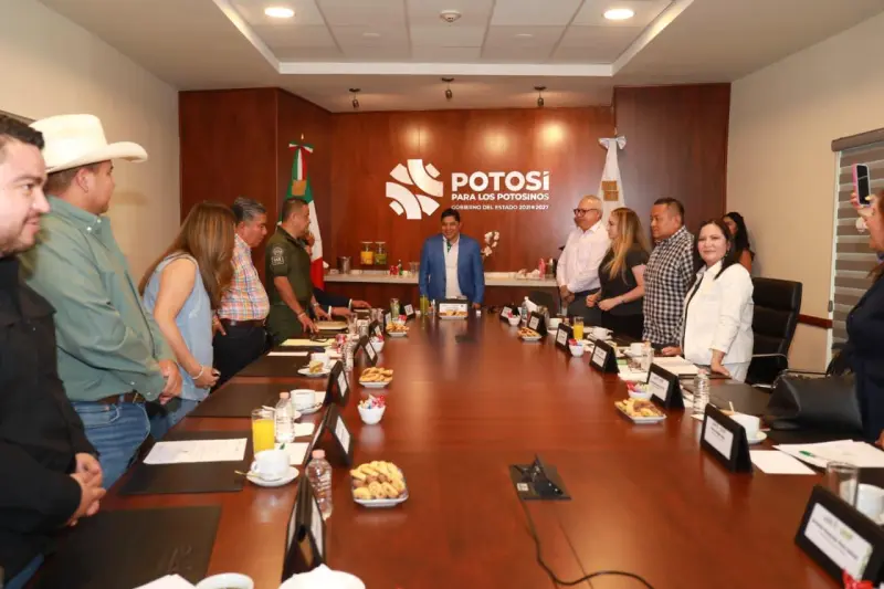 Acuerdan alcaldes y Ricardo Gallardo fortalecer policías municipales