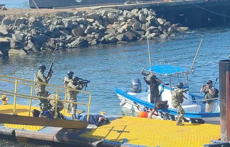 Simulan ataques y bloqueos en ejercicio de seguridad en el puerto de Ensenada