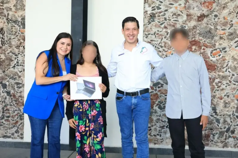 Entregan equipos de cómputo para fortalecer educación y emprendimiento en El Marqués