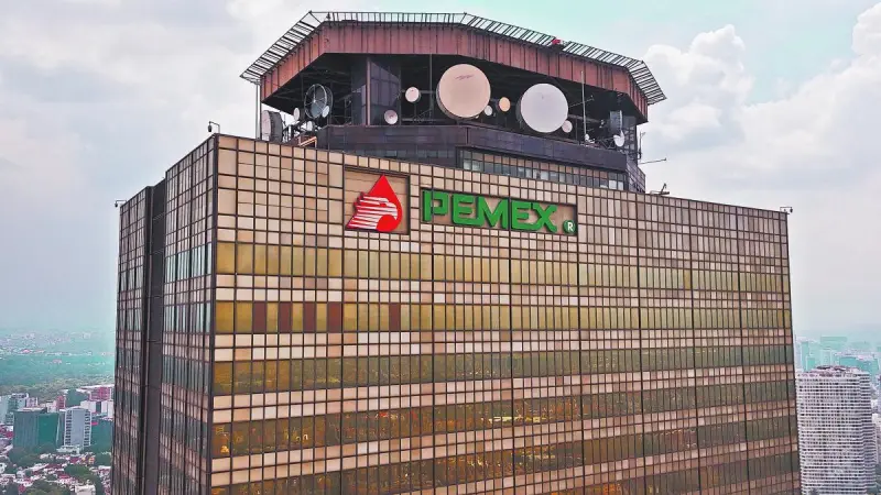 Perspectiva negativa de México alcanza a Pemex y CFE: S&amp;P