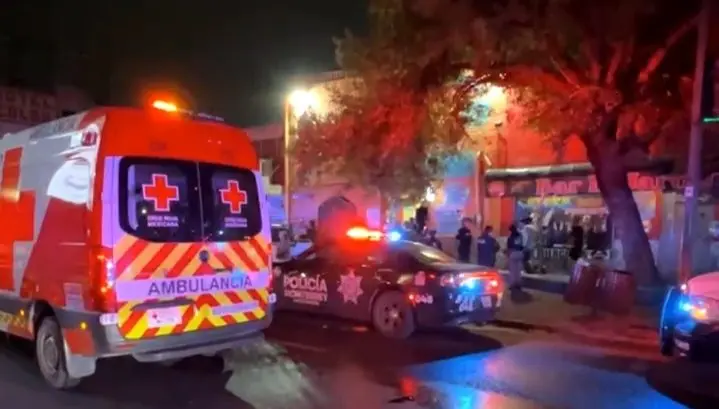 Muere hombre tras ataque a balazos en bar del centro de Monterrey