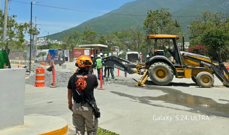 Desalojan a 1,500 personas por fuga de gas en complejo departamental de Monterrey