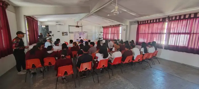 Expulsan a estudiantes del Colegio de Bachilleres de Querétaro que hicieron pintas con amenazas