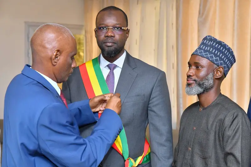 Senegal vive una inédita dualidad de poder con el mismo partido en Gobierno y oposición