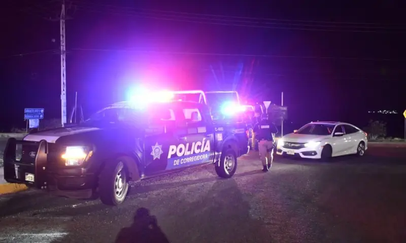 Un muerto en enfrentamiento a balazos tras persecución en el bulevar Metropolitano Corregidora-Huimilpan