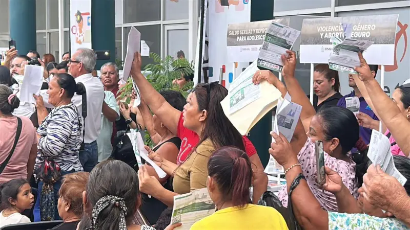 Prometen oficina de CFE en Villa Juárez tras protesta por altos cobros de luz
