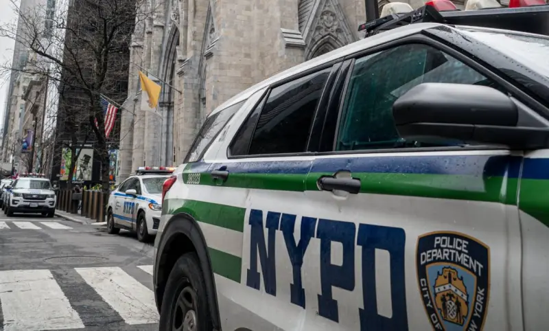 Pide NYPD ayuda para identificar a agresor en el Bronx