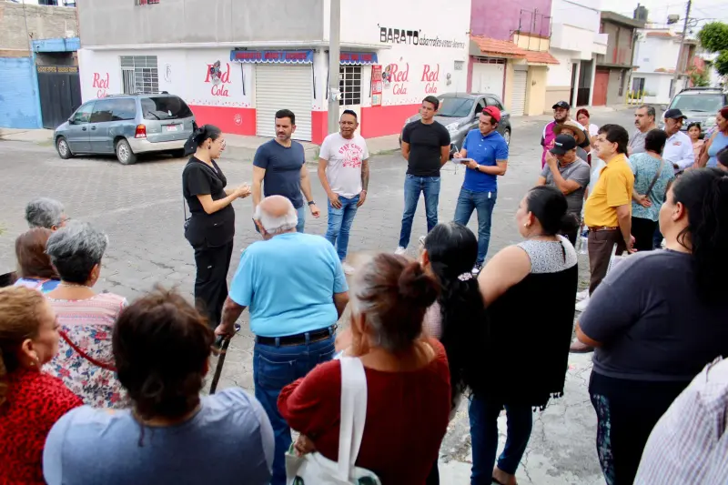 Lleva Yankel Benítez atención a la colonia Precursores de la Revolución