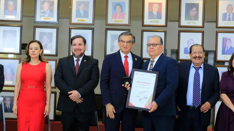 Las y los maestros son el corazón de la transformación: Américo Villarreal