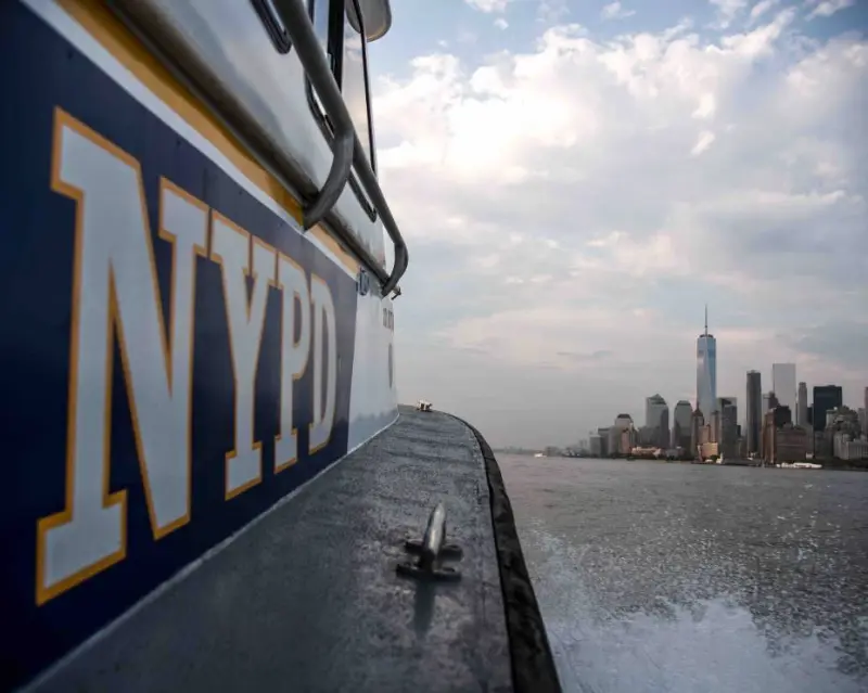 Hallan cuerpo de mujer flotando frente a South Beach en Staten Island