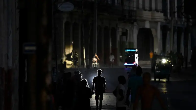 Cuba reconecta la totalidad de su red eléctrica tras apagón masivo