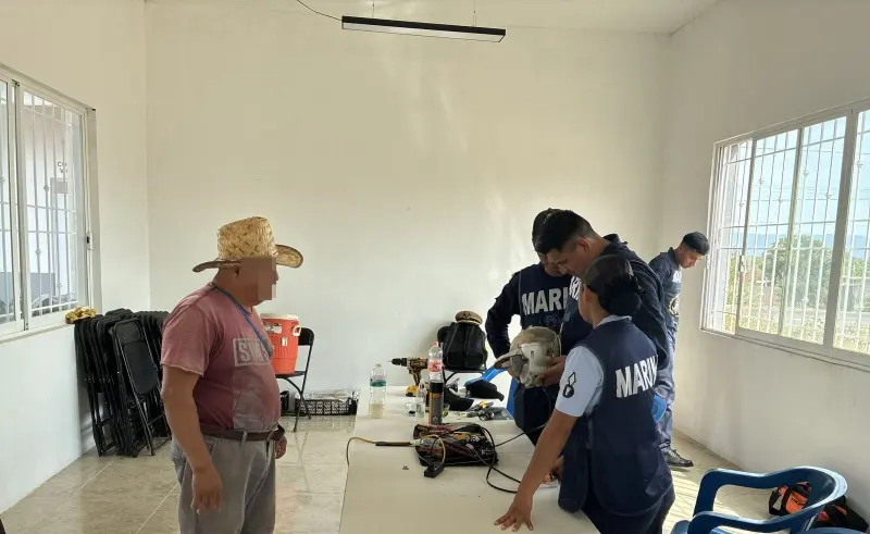 Brinda Marina casi mil consultas preventivas en comunidades del Istmo