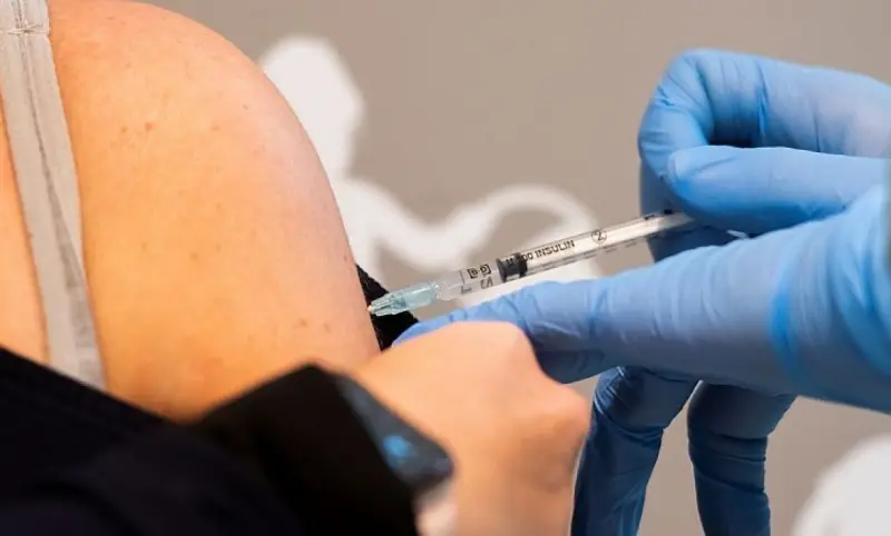 Reconoce Pfizer avance de México en cobertura de vacunación