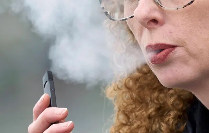 ¿Qué pasó con los vapeadores en México tras la prohibición? El riesgo que crece en el mercado negro