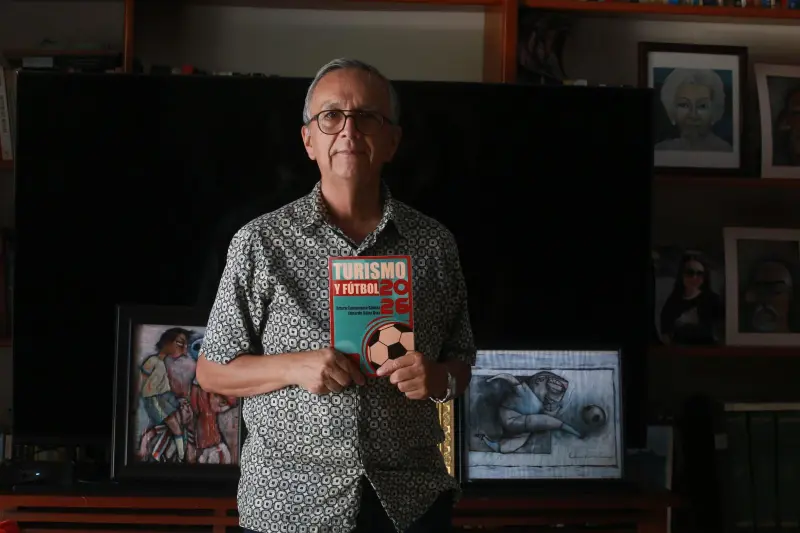 Presentará Arturo Santamaría en Mazatlán su libro ‘Turismo y Fútbol 2026’