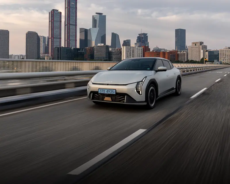 Kia EV4 a prueba: 630 km de autonomía y el diseño que divide opiniones.