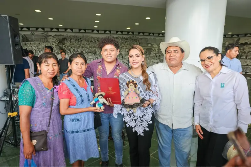 Impulsa Evelyn Salgado a productores con registro de marcas