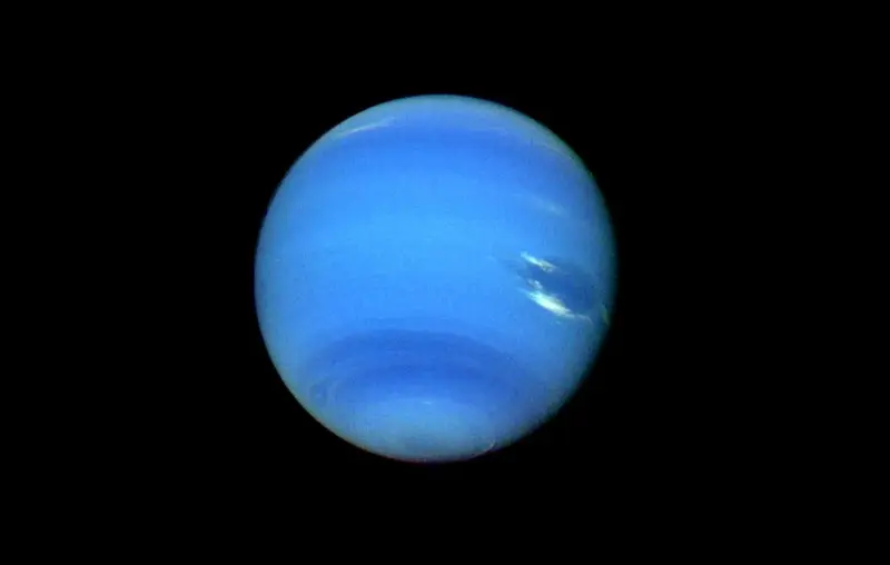 Un mundo imposible más allá de Neptuno: el enigma de una atmósfera que desafía la ciencia