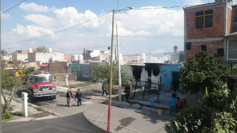 Hallan a una persona muerta dentro de vivienda que habría sido incendiada de forma intencional