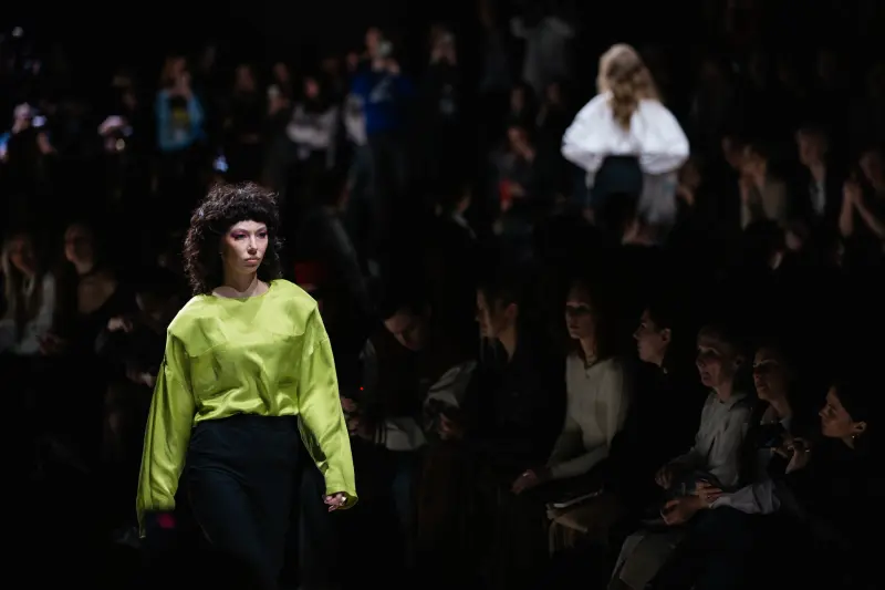 La relevancia de las pasarelas: por qué las semanas de la moda siguen siendo la herramienta definitiva para el crecimiento de las marcas
