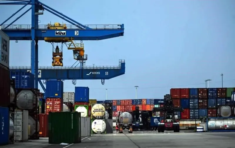 Sube déficit comercial de EU menos de lo esperado en marzo
