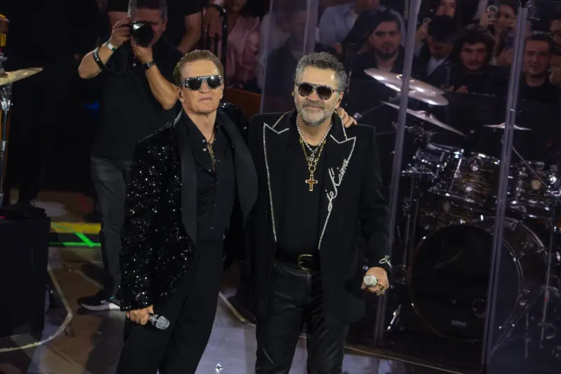 Emmanuel y Mijares conquistan el Palenque de la Feria