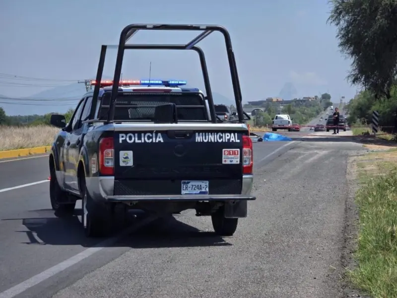 Hombre muere atropellado en la carretera Tequisquiapan-Ezequiel Montes.