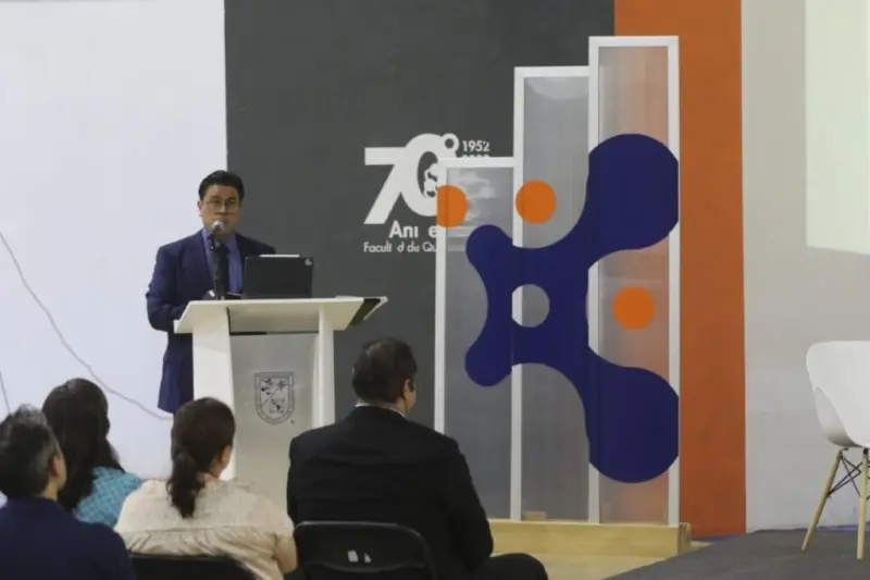 Presenta Dr. José Santos Cruz 2° Informe al frente de Química