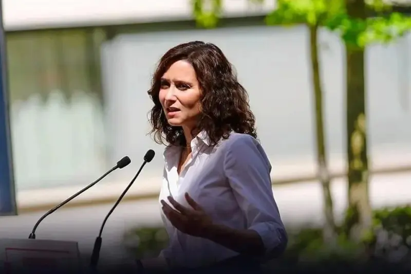Dice Sheinbaum que visita de Ayuso a México fue ‘un fracaso’