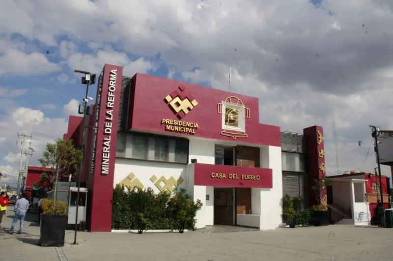 Suma Mineral de la Reforma: 5 cambios y 12 movimientos en 1 año 8 meses