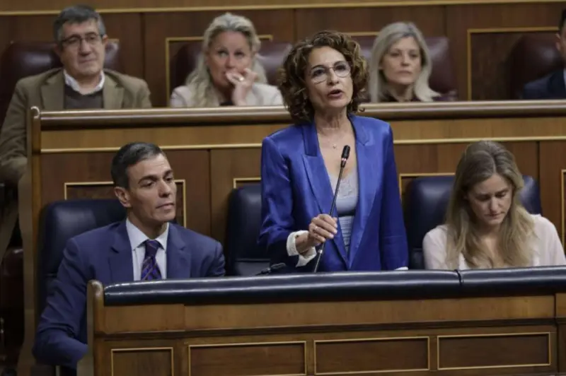 Montero se queda en Andalucía como “jefa de la oposición”, pero no asegura si estará los cuatro años