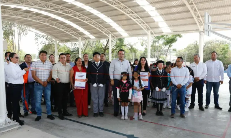 Entrega Gaspar Trueba techumbre y cancha en Primaria “Leona Vicario”