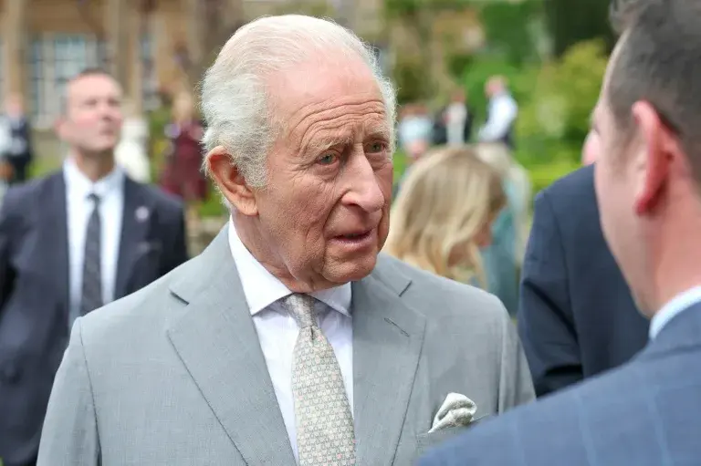 Radio británica se disculpa tras anunciar por error la muerte del rey Carlos III