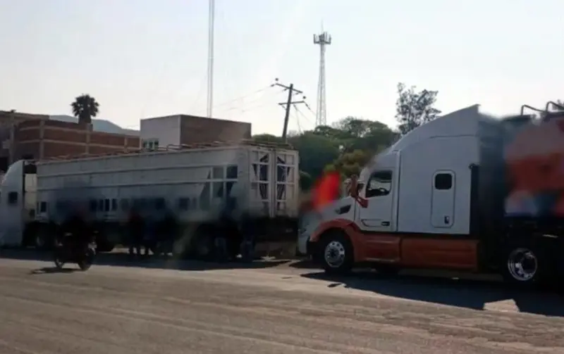 Protestan transportistas y agricultores en 12 estados