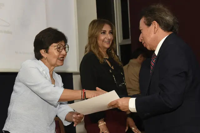 Distinguen labor de investigadores en contaduría pública