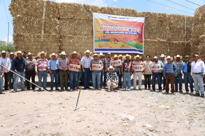 Entregan más de 370 pacas de forraje a productores de Colón para enfrentar la sequía